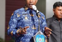 Wabup Halut saat memimpin upacara 