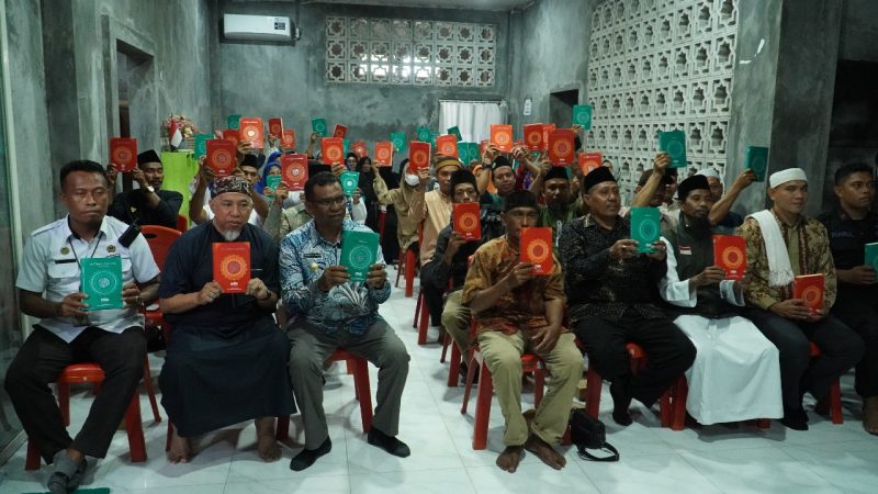 Wakil Bupati Halut bersama BWA bagikan Mushaf Al-Qur'an Wakaf