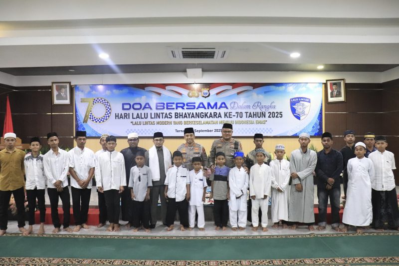 Ditlantas Polda Malut gelar Doa bersama dalam rangka HUT Lalu Lintas Bhayangkara ke-70 tahun 2025.(foto/humas) 