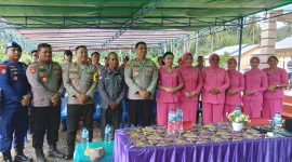 Kapolres Halut AKBP Erlichson Pasaribu bersama PJU Polres Halut Kuker ke Polsek Loloda Utara.(foto/humas)