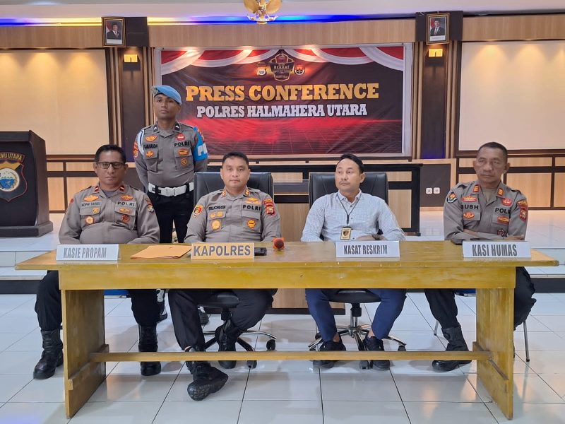Polres Halut gelar Pres Conference kasus penistaan agama oleh oknum Polisi.