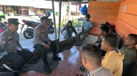 Personil Polda Malut gelar Jumat curhat di pasad Galala Sofifi.(foto/humas)