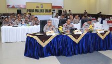 Kapolda Malut ikut dialog strategis lewat zoom meeting.(foto/humas)