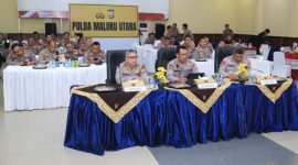 Kapolda Malut ikut dialog strategis lewat zoom meeting.(foto/humas)