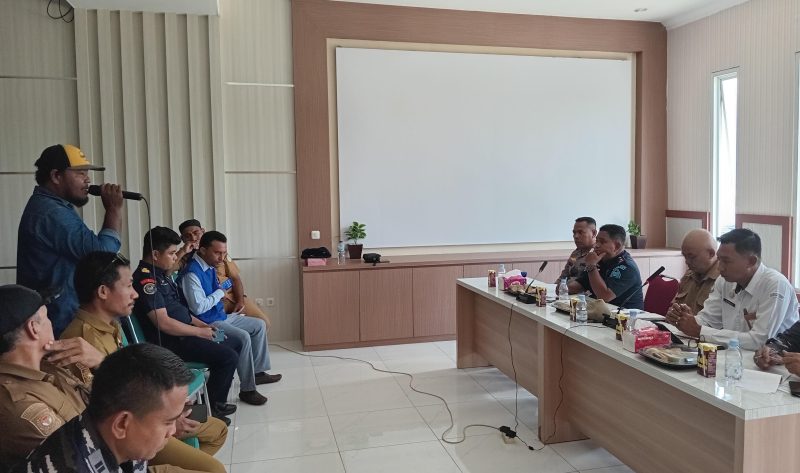 Ketua Nelayan Yanto Ali saat sampaikan masalah naelayan Morotai di rapat koordinasi bersama