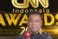 Bupati Halut, Dr. Piet Hein Babua menerima penghargaan CNN Awards tahun 2025.