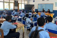 Polda Malut gelar edukasi kepada siswa SMK N 5 Kota Tidore Kepualauan.(foto/humas) 