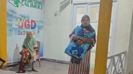 Pasien Diabetes yang dilarikan ke Puskesman Salimuli, namun tidak ada petugas Nakes, pasien terpaksan balik ke rumah.(istimewa)