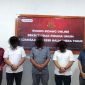 Polres Haltim serahkan tiga tersangka kasus korupsi perjalanan dinas fiktif. 