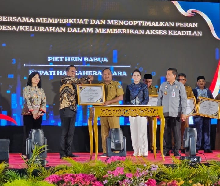 Mentri Hukum RI meresmikan 1.185 Posbakin di Maluku Utara