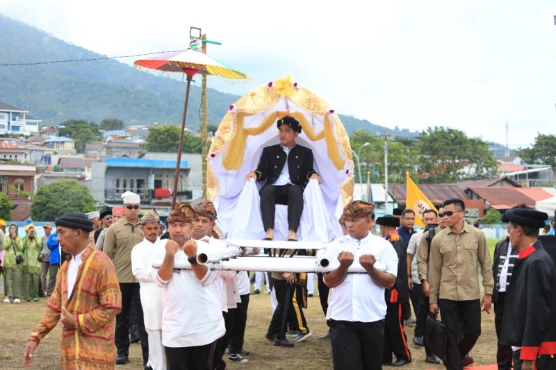 Wakil Presiden RI, Gibran Rakabuming Raka, menghadiri hajatan kesultanan Ternate Legu Tara No Ate.(foto/istimewa)