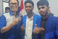 Sekjen DPP PAN Eko Hendro Patrio (kanan), Seretaris DPD PAN Halut, Nasrula Kayel (tengah) dan Anggota DPRD Halut, Jumar Mafoloi (kiri)