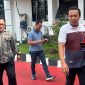 Penyidik Tipiter Ditreskrimsus Polda Malut limpahkan berkas perkara tahap I tiga tersangka kasus dugaan penghambatan aktivitas pertambangan PT. NHM. (Foto/istimewa) 