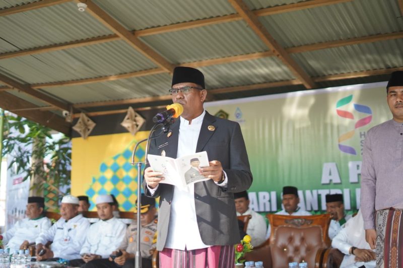 Wakil Bupati Halut, Dr. Hi. Kasman Hi. Ahmad, jadi Irup di upacara hari santri nasional.(foto/istimewa)