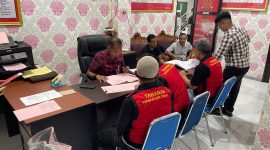 Tiga tersangka kasus pecah kaca, resmi diserahkan ke Kejaksaan.(foto/istimewa)