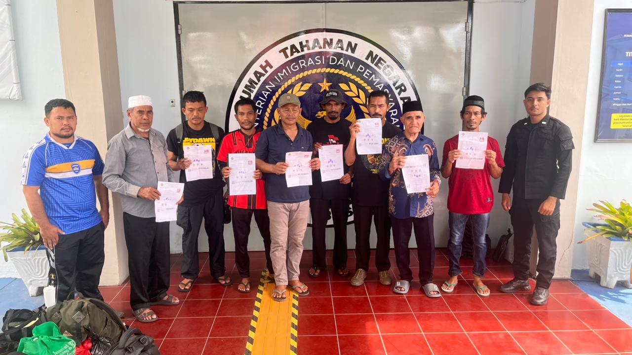 Rutan Kelas IIB Soasio Resmi Bebaskan 8 Warga Adat Maba Sangaji