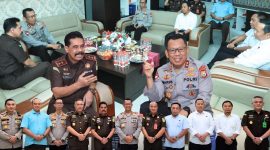 Kapolda Malut, Irjen Pol. Waris Agono silaturahim ke Kejati Malut.(foto/humas)