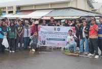 Peringati hari sumpah pemuda, PC IMM dan DLH Pulau Morotai pungut sampah.(istimewa) 
