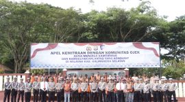 Porlres Halsel gandeng tukang ojek jaga Kamtibmas dan keslamatan jalan.(foto/humas)