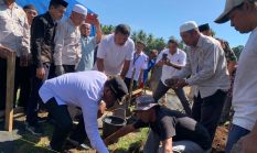 Wabup Kasman Letakkan Batu Pertama Rumah Layak Huni Baznas 