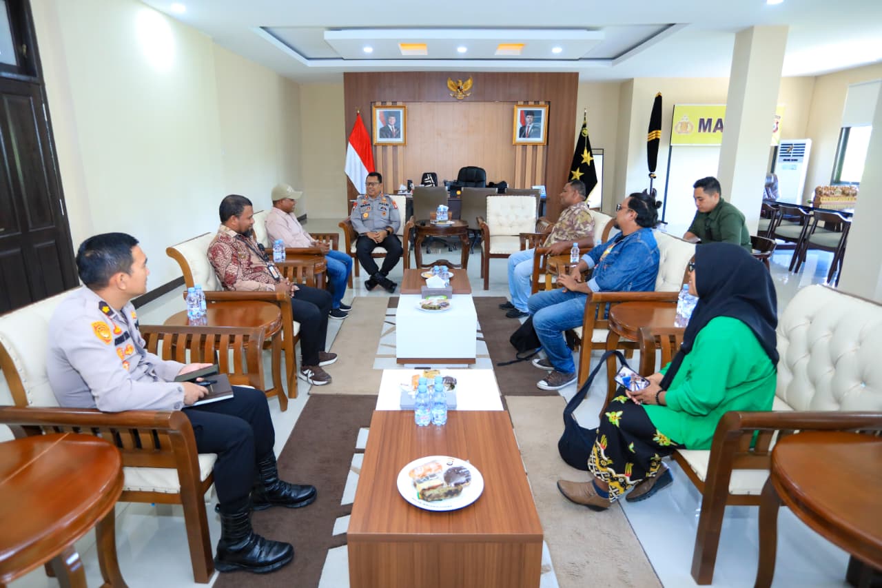 Kapolda Malut Terima Silaturahmi Panitia Pembangunan Masjid Muhajirin Bukulasa