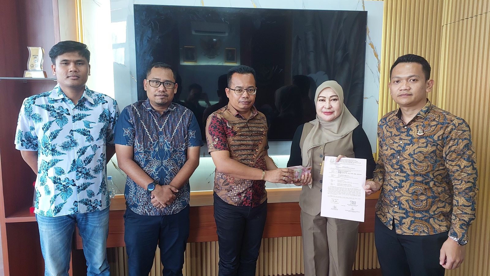 Terpidana Korupsi Speedboat Lunasi Denda Rp. 50 Juta, Kejari Tidore Resmi Setor Ke Kas Negara