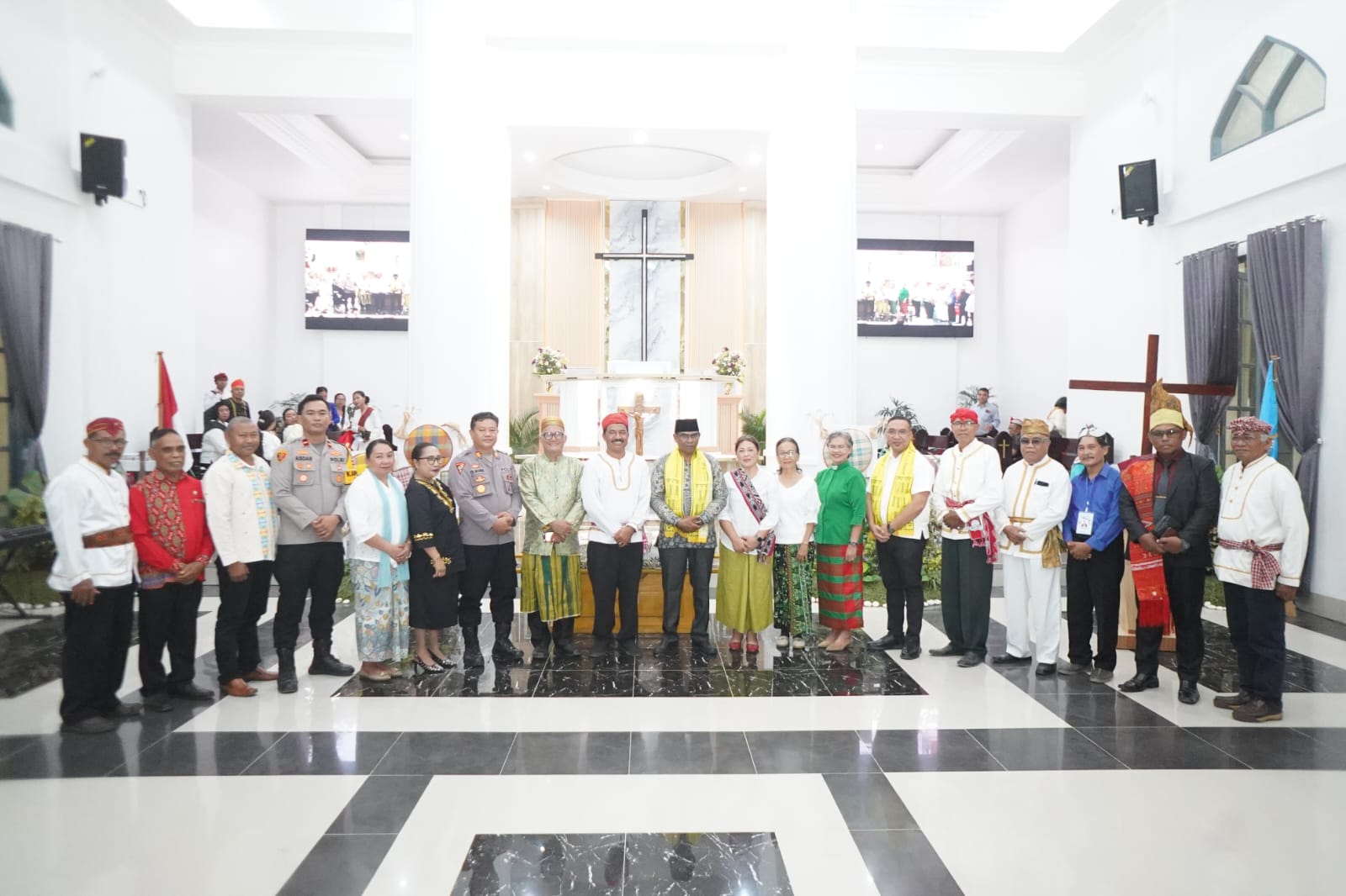 Tutup Sidang Sinode, Wabup Ajak Jemaat GMIH Jadi Agen Perdamaian Di Tengah Keberagaman