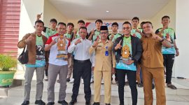 Kadispora Halut sambut kontinen pencak silat yang raih juara umum II tingkat nasional di kantor Bupati.(foto/Chalo)
