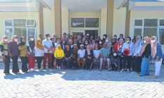 Jelang Resepsi Milad Muhammadiyah Ke-113, Camat Galela Barat Gerak Cepat Nakes Dan Guru-Guru Turun Lapangan Bersihkan Lokasi Acara