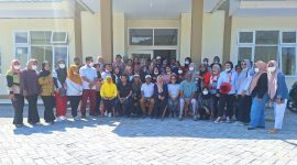 Menjelang resepsu Milad Muhammadiyah ke-113, Camat dan PSN Galela Barat kerja bakti lokasi Milad.(foto/Chalo)
