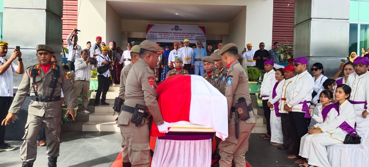 Pemda Halut Gelar Upacara Pelepasan Mendiang Ir. Hein Namotemo 