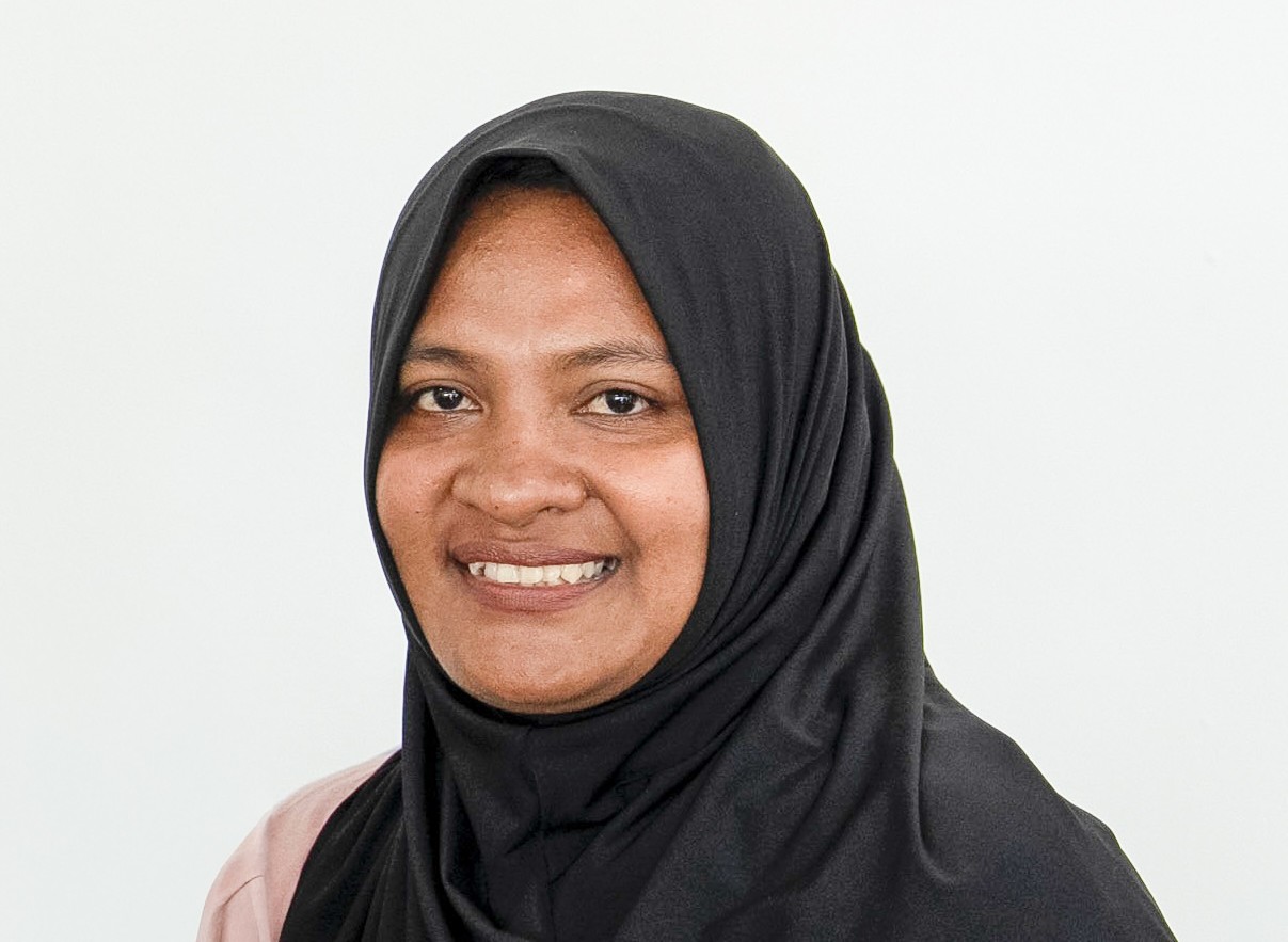 Fauzia Totou, Warga Kawasi, Ajak Keluarga Berpindah ke Permukiman Baru