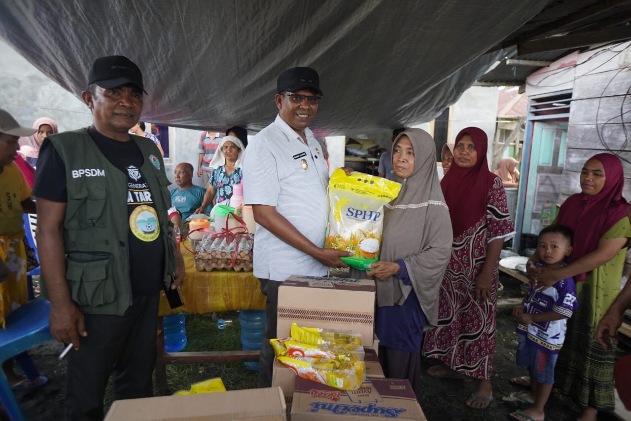 Wabup Halut Turun Langsung Ke Lokasi Banjir Galela Selatan, Serahkan Bantuan Dan Pastikan Layanan Kesehatan