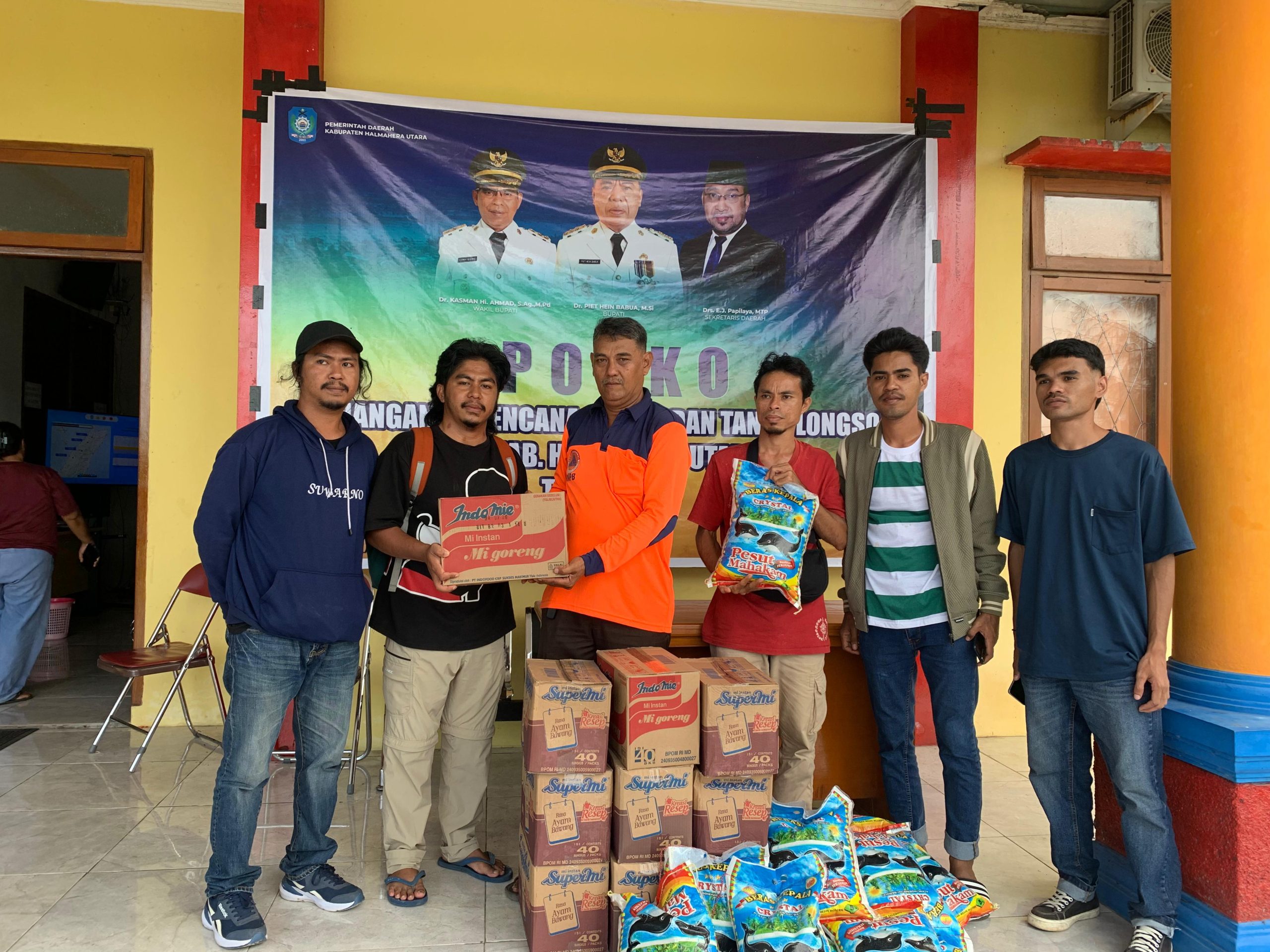 Banjir Di Halmahera Utara Belum Kondusif, AMPP-TOGAMMOLOKA Dan PMII Salurkan Sembako