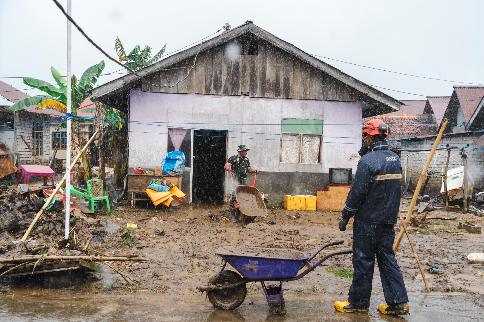 Banjir Halmahera Barat: Harita Nickel Kirim Bantuan Logistik serta Terjunkan Emergency Response Team