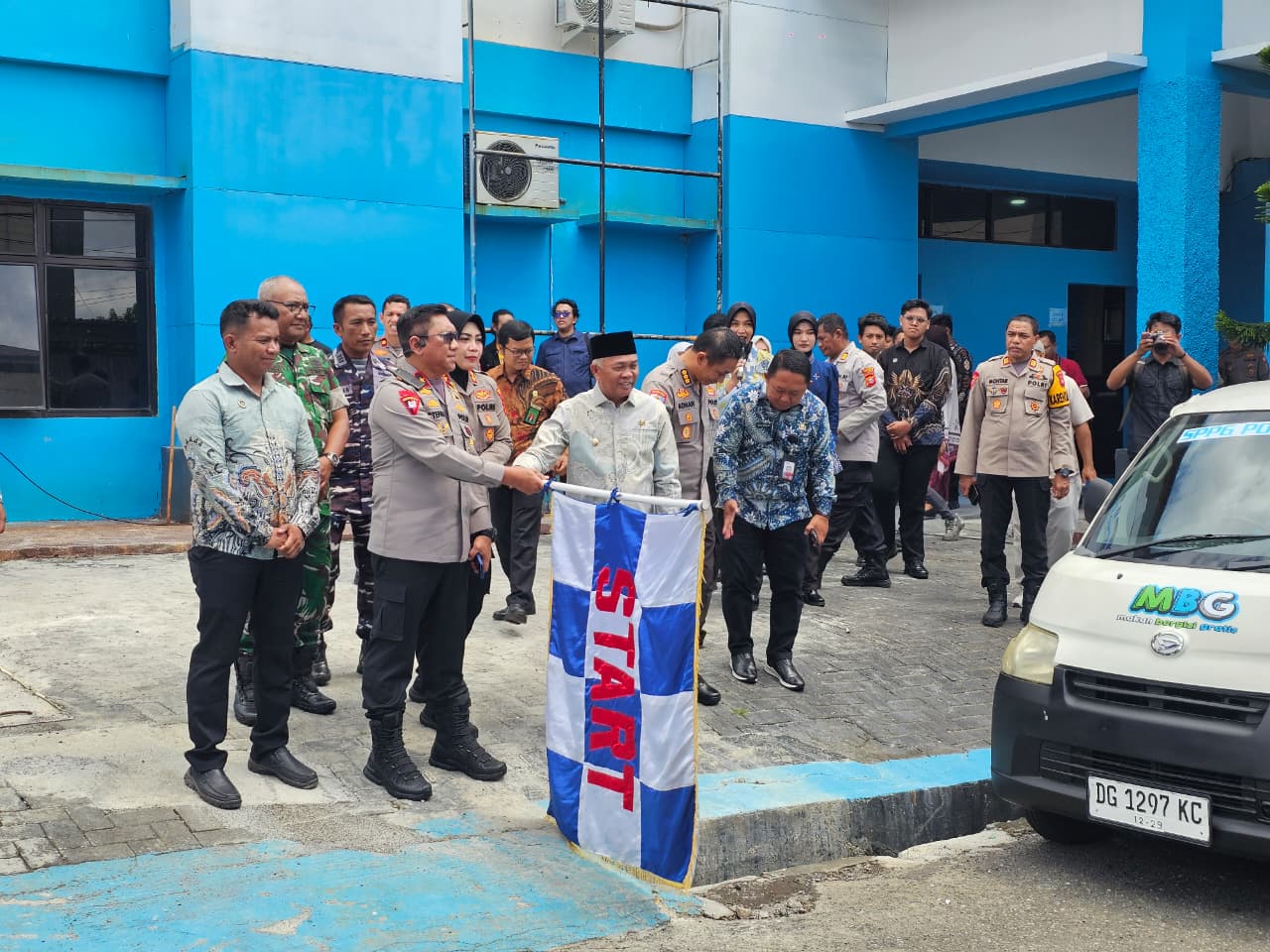 Presiden RI Dan Kapolri Resmikan SPPG Dan Gudang Ketahanan Pangan Polres Kota Ternate