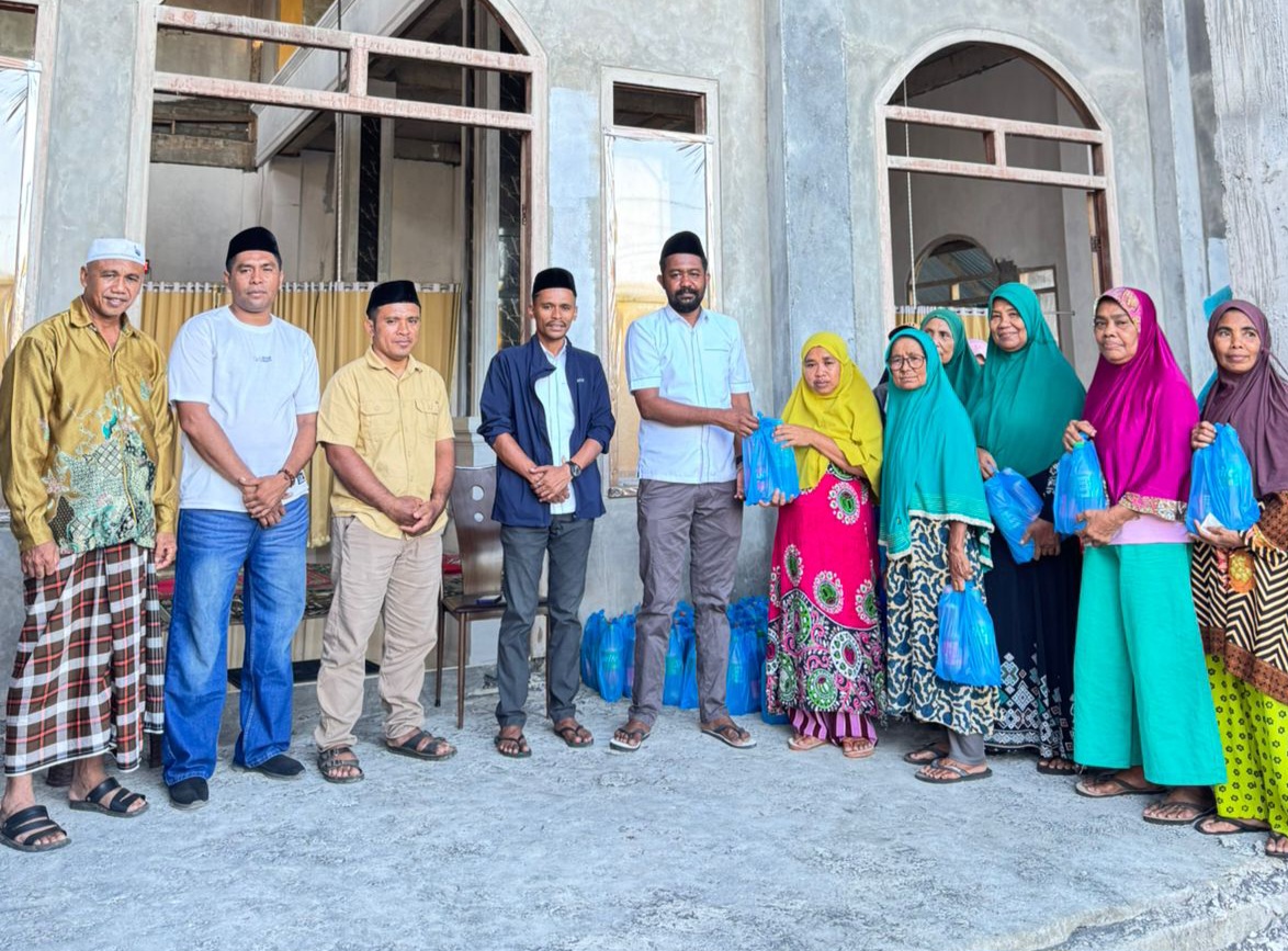 IKA-PMII, GP Ansor Dan PMII Halut, Turun Ke Desa Ori, Buka Puasa Bersama Sekaligus Pembagian Sembako