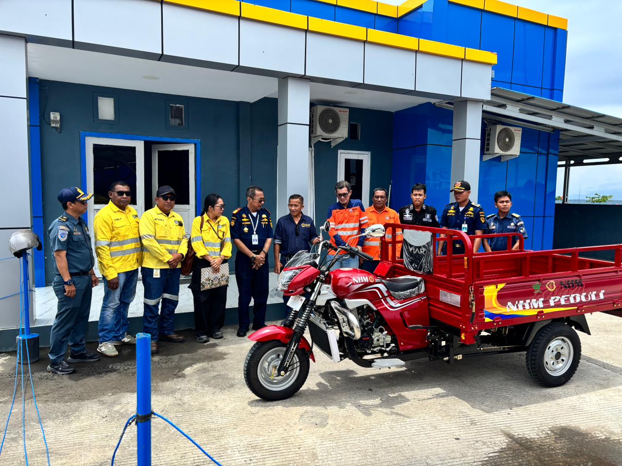 NHM Bantu Tingkatkan Kebersihan Pelabuhan Sofifi Demi Kenyamanan  Penumpang 