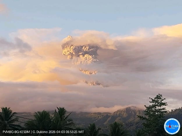 Dukono Kembali Muntahkan Abu Vulkanik, Kolom Abu 2,2 KM Membumbung, Warga Diminta Menjauh