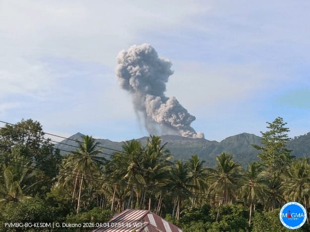 Gunung Api Dukono Kembali Erupsi Pagi Ini, Kolom Abu Capai 1,3 KM, Warga Diminta Waspada
