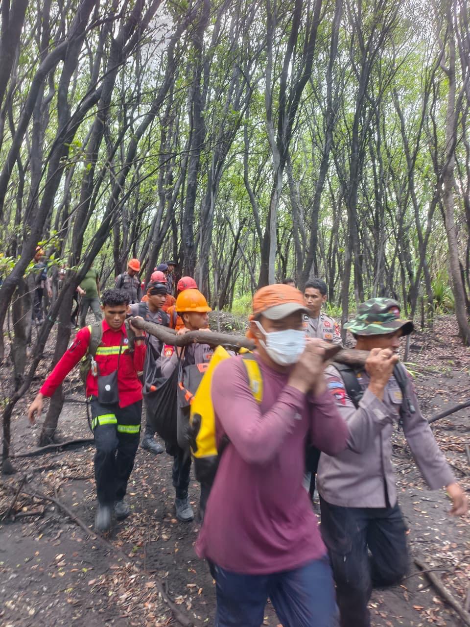 Berpacu Dengan Medan Extrim, Tim ERT NHM Ikut Evakuasi Korban Erupsi Dukono