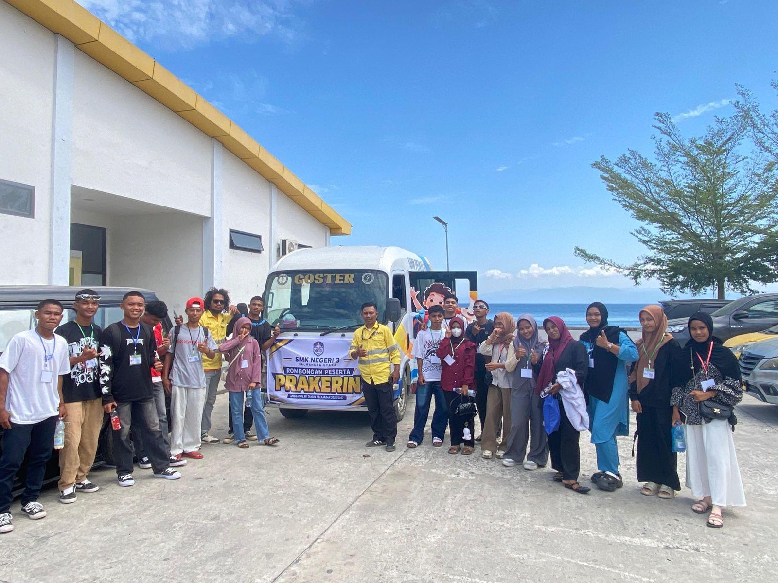 Dukung Pendidikan Dan Olahraga, NHM Antar Puluhan Pelajar Halmahera Utara Ke Sofifi