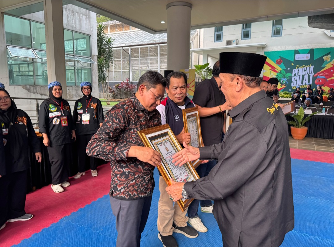 Kajari Kota Bogor Dianugerahi Gelar Pendekar Pencak Silat Jawa Barat