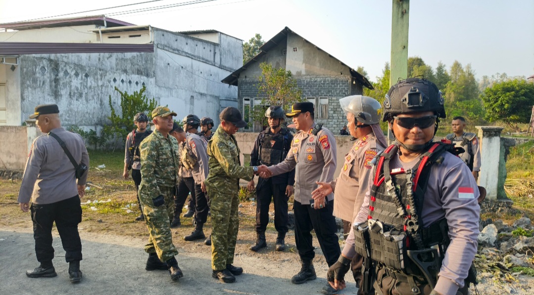 TNI-Polri Turun Tangan, Blokade Jalan Di Desa Igobula Berhasil Dibuka, Aktivitas Warga Kembali Normal